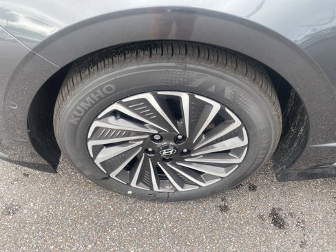 New 2025 Hyundai Sonata Limited image 20