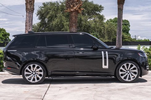 Used 2025 Land Rover Range Rover Long Wheelbase Autobiography image 7