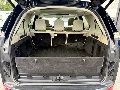 Used 2020 Land Rover Discovery HSE image 23