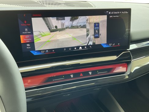 New 2026 BMW 550e xDrive image 17