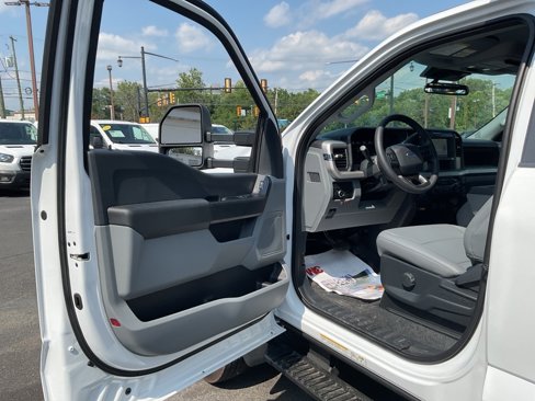 New 2025 Ford F550 4x4 Regular Cab Super Duty image 16