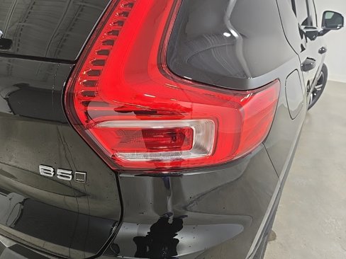 New 2026 Volvo XC40 B5 Core w/ Climate Package image 9