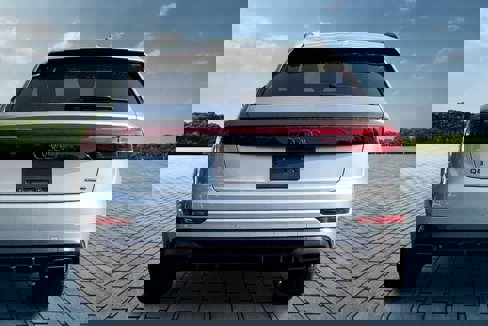 New 2025 Audi Q8 Premium Plus image 4
