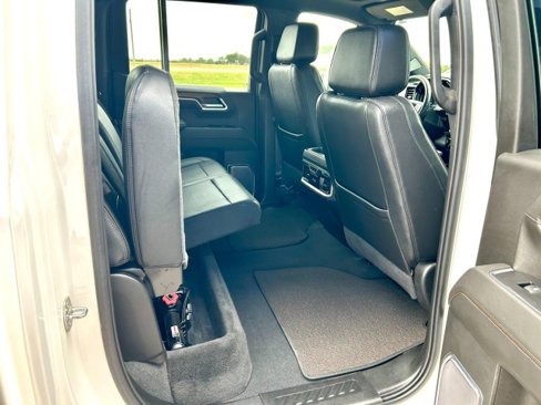 Used 2022 Chevrolet Silverado 1500 High Country w/ Technology Package image 21