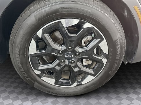 Used 2024 Kia Sorento S image 38