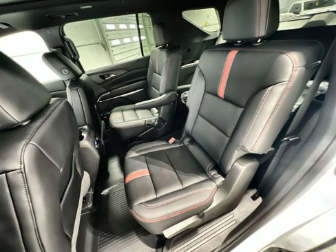New 2026 Chevrolet Traverse RS w/ LPO, Floor Liner Package image 26