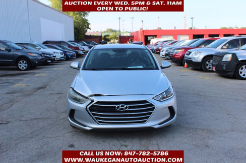 Used 2018 Hyundai Elantra SE image 2