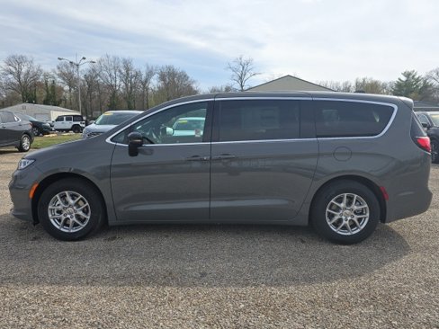 New 2025 Chrysler Pacifica Select w/ Uconnect Theater Family Group image 3