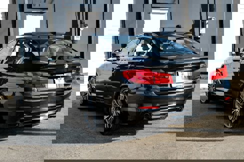 Used 2019 BMW 530e w/ Convenience Package image 11