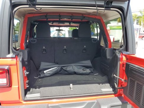 Used 2018 Jeep Wrangler Unlimited Sahara image 10