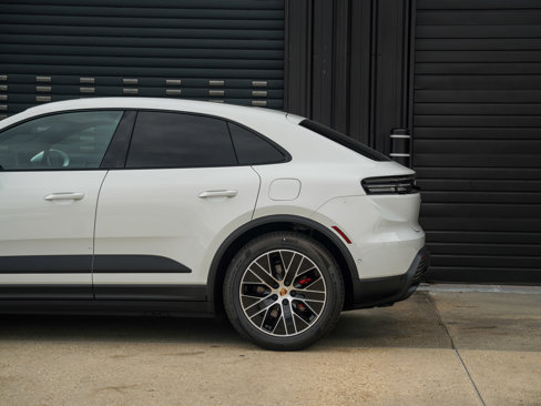 New 2025 Porsche Macan 4S Electric image 12
