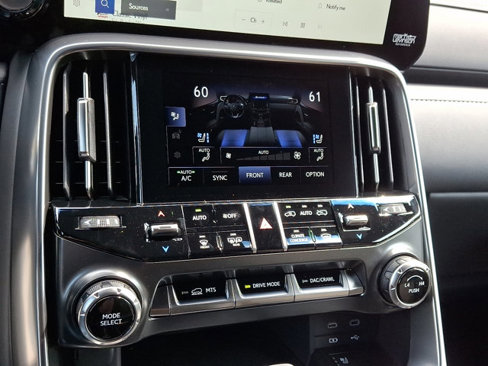 New 2025 Lexus LX 700h Overtrail image 15