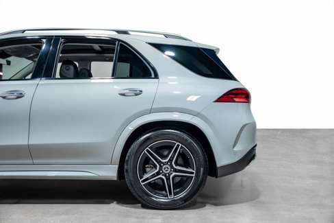 Used 2024 Mercedes-Benz GLE 350 4MATIC w/ AMG Line Exterior image 28