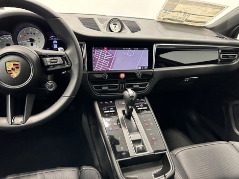 New 2025 Porsche Macan Turbo image 28
