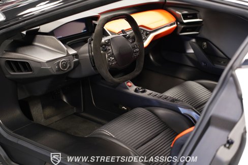 Used 2017 Ford GT image 4