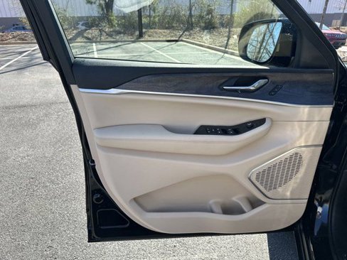 New 2025 Jeep Grand Cherokee Limited w/ Luxury Tech Group II image 10