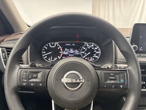 Used 2023 Nissan Rogue SV image 16