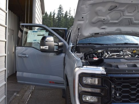 New 2025 Ford F350 Lariat w/ Black Appearance Package image 32