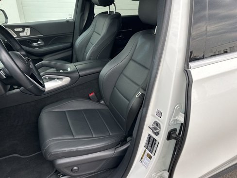 Used 2024 Mercedes-Benz GLS 450 4MATIC image 10