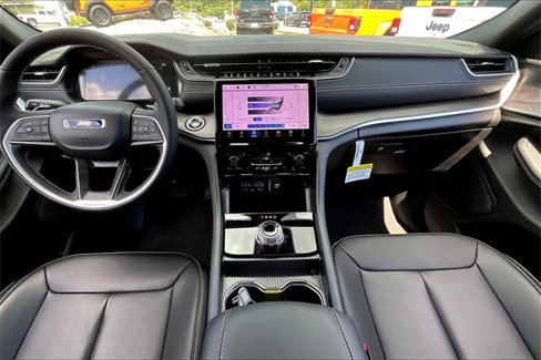 New 2025 Jeep Grand Cherokee Limited image 5