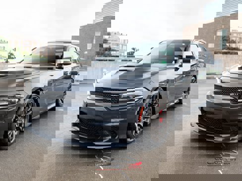 Used 2016 Dodge Charger SRT Hellcat image 3