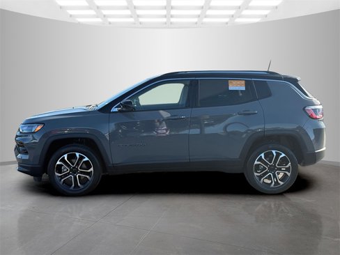 Certified 2022 Jeep Compass Limited image 4