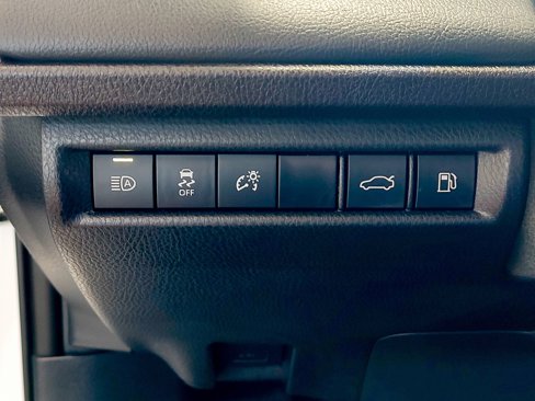 Used 2025 Toyota Camry XSE image 38