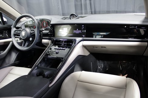 New 2025 Porsche Panamera 4 image 24