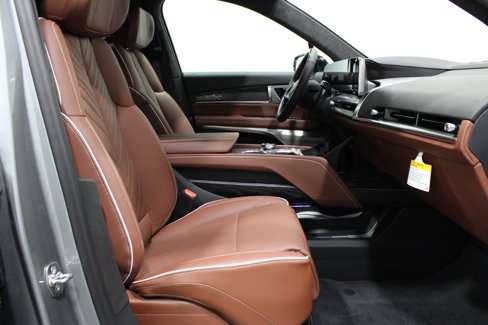 New 2026 Cadillac Vistiq Platinum image 35