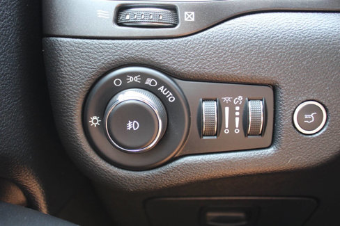 Used 2020 Jeep Cherokee Trailhawk image 48