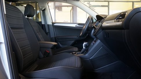 Used 2024 Volkswagen Tiguan S image 50