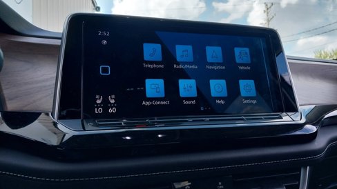 Used 2025 Volkswagen Atlas SE image 29