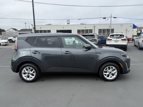 Used 2023 Kia Soul LX w/ Option Group 015 image 8