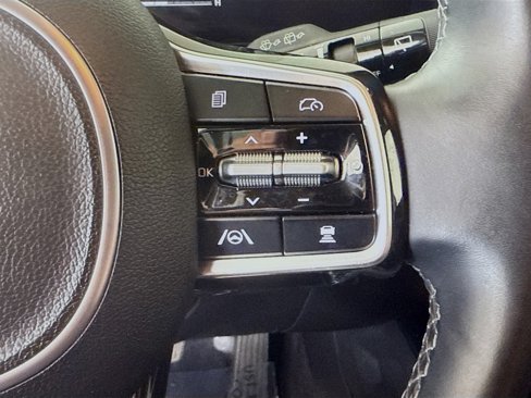 Used 2024 Kia Sorento S image 13