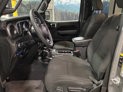 Used 2023 Jeep Wrangler Unlimited image 12