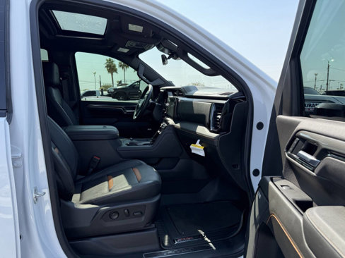 Used 2025 GMC Sierra 2500 AT4 w/ AT4 Premium Plus Package image 29