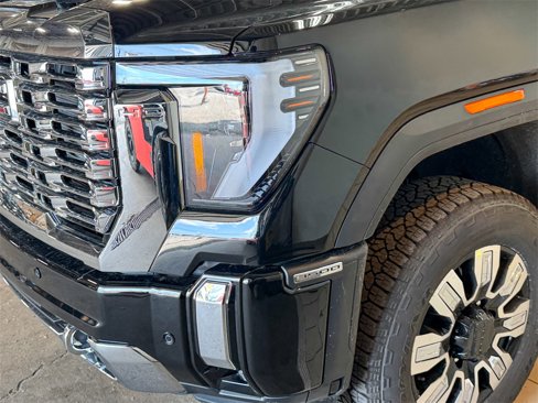 New 2025 GMC Sierra 3500 Denali w/ Denali Reserve Package image 12