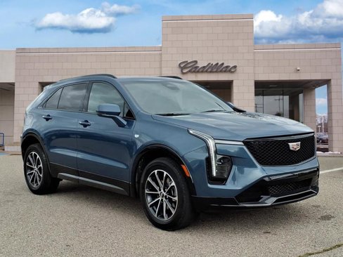 Used 2024 Cadillac XT4 Sport w/ Cold Weather Package image 3