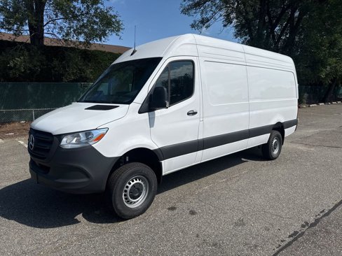 Used 2025 Mercedes-Benz Sprinter 2500 image 2
