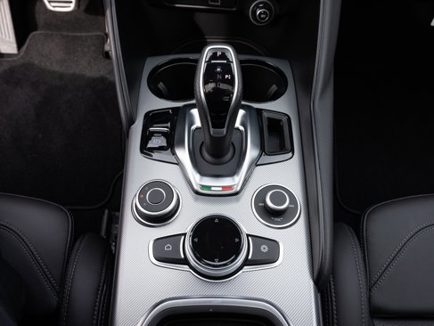 New 2025 Alfa Romeo Giulia AWD image 27