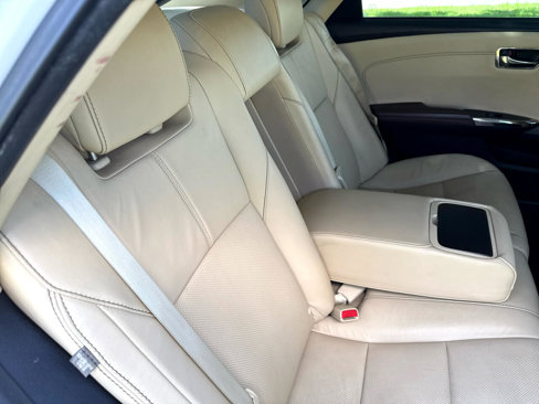 Used 2018 Toyota Avalon Limited w/ Carpet Mat Package image 34