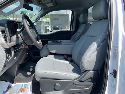 New 2025 Ford F550 4x4 Regular Cab Super Duty image 17