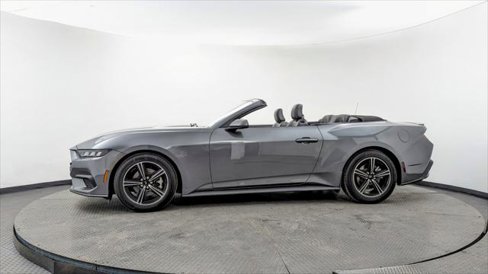 Used 2025 Ford Mustang Premium image 3