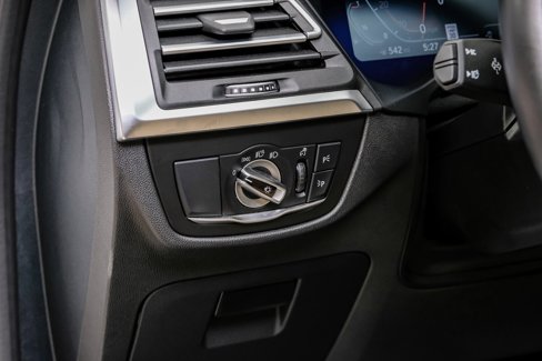 Used 2025 BMW X4 xDrive30i image 32