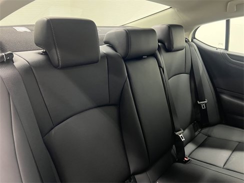 Certified 2025 Lexus ES 300h w/ Premium Package image 14