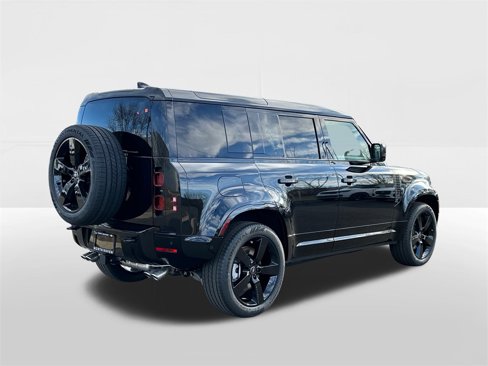 New 2025 Land Rover Defender 110 X-Dynamic SE image 4