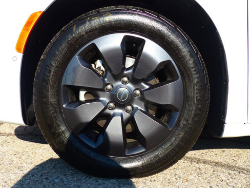 Used 2024 Chrysler Pacifica Touring-L w/ S Appearance Package image 14
