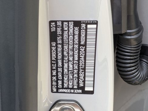 Certified 2025 Porsche Taycan 4S image 30