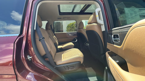 New 2025 INFINITI QX80 Luxe image 10