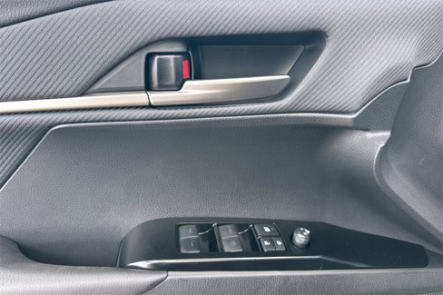 New 2026 Toyota Camry SE image 11